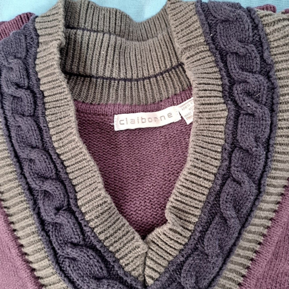 Claiborne mens V neck sweater size L  maroon with black and grey neck. 100% cott